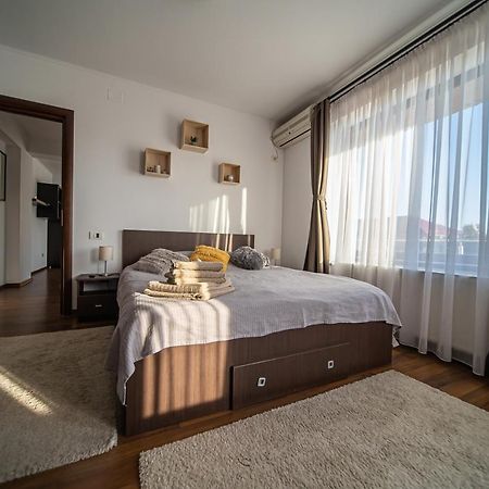 Apartament Tatu Bar&Grill Отопени Экстерьер фото