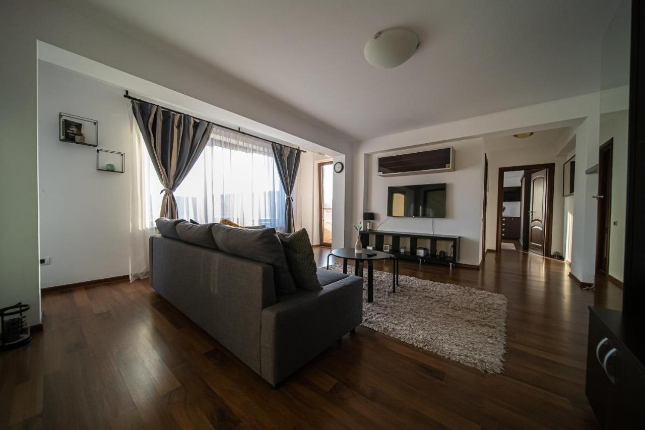 Apartament Tatu Bar&Grill Отопени Экстерьер фото