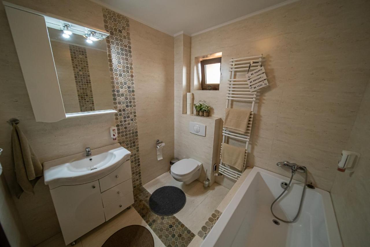 Apartament Tatu Bar&Grill Отопени Экстерьер фото