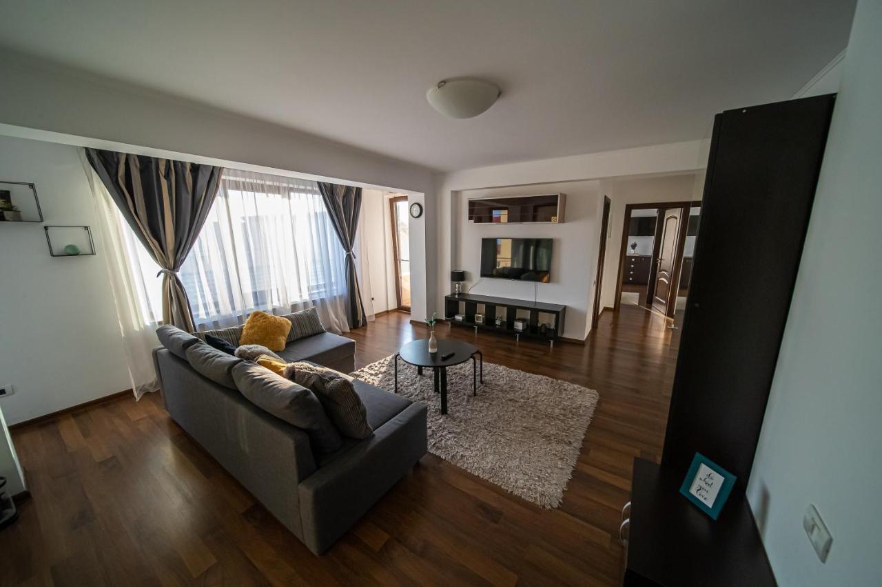 Apartament Tatu Bar&Grill Отопени Экстерьер фото