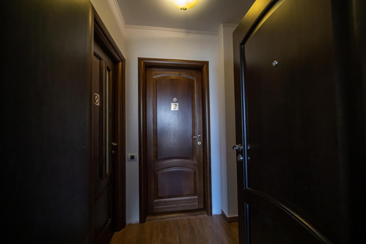 Apartament Tatu Bar&Grill Отопени Экстерьер фото